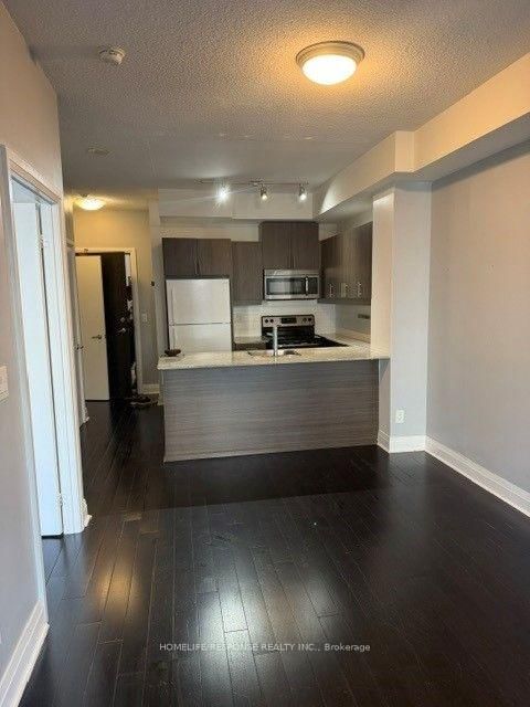 418 - 17 KENASTON Gardens