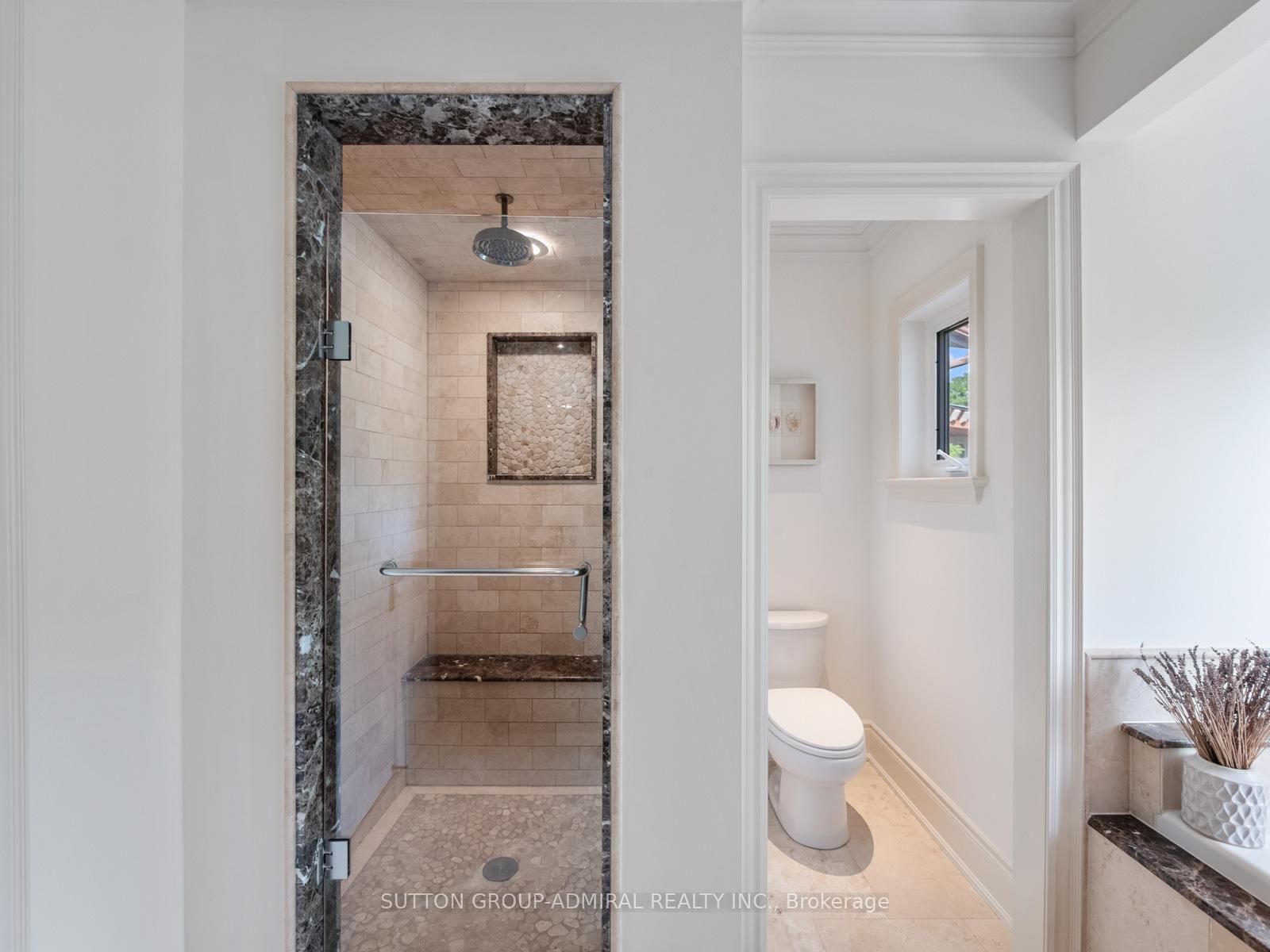 35 Wentworth Avenue • Toronto, ON photo 14