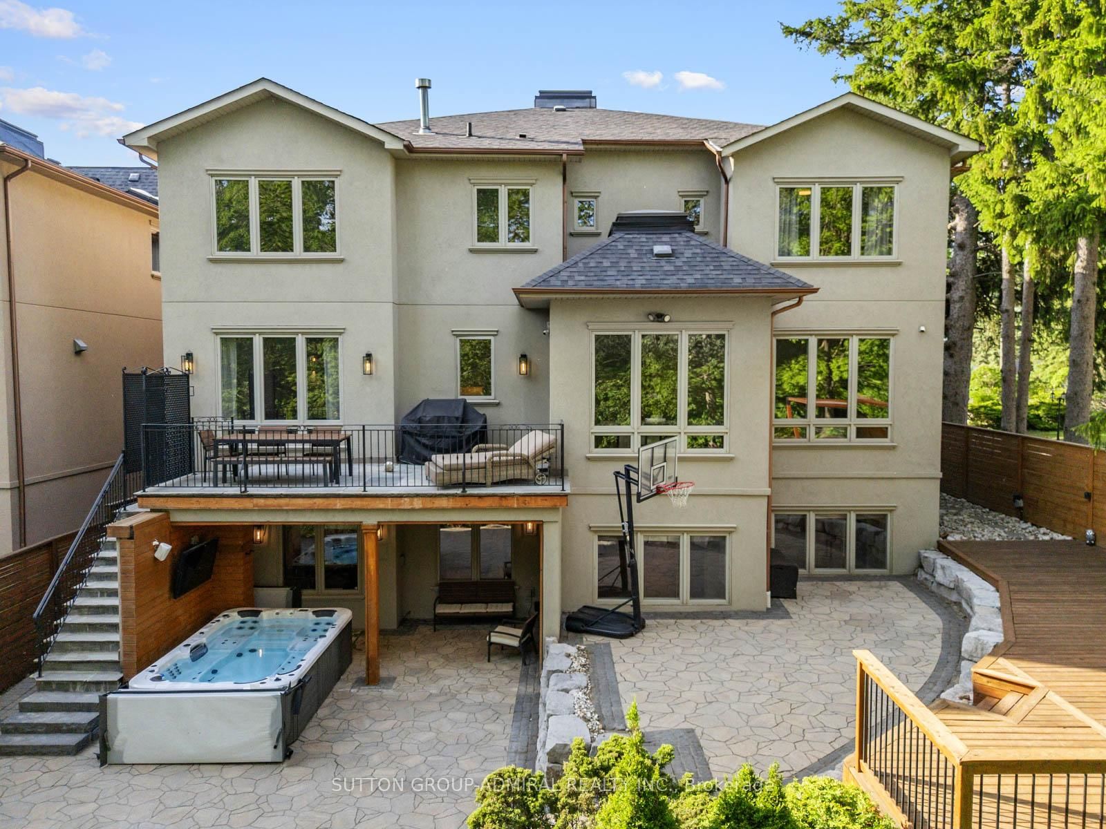 35 Wentworth Avenue • Toronto, ON photo 20