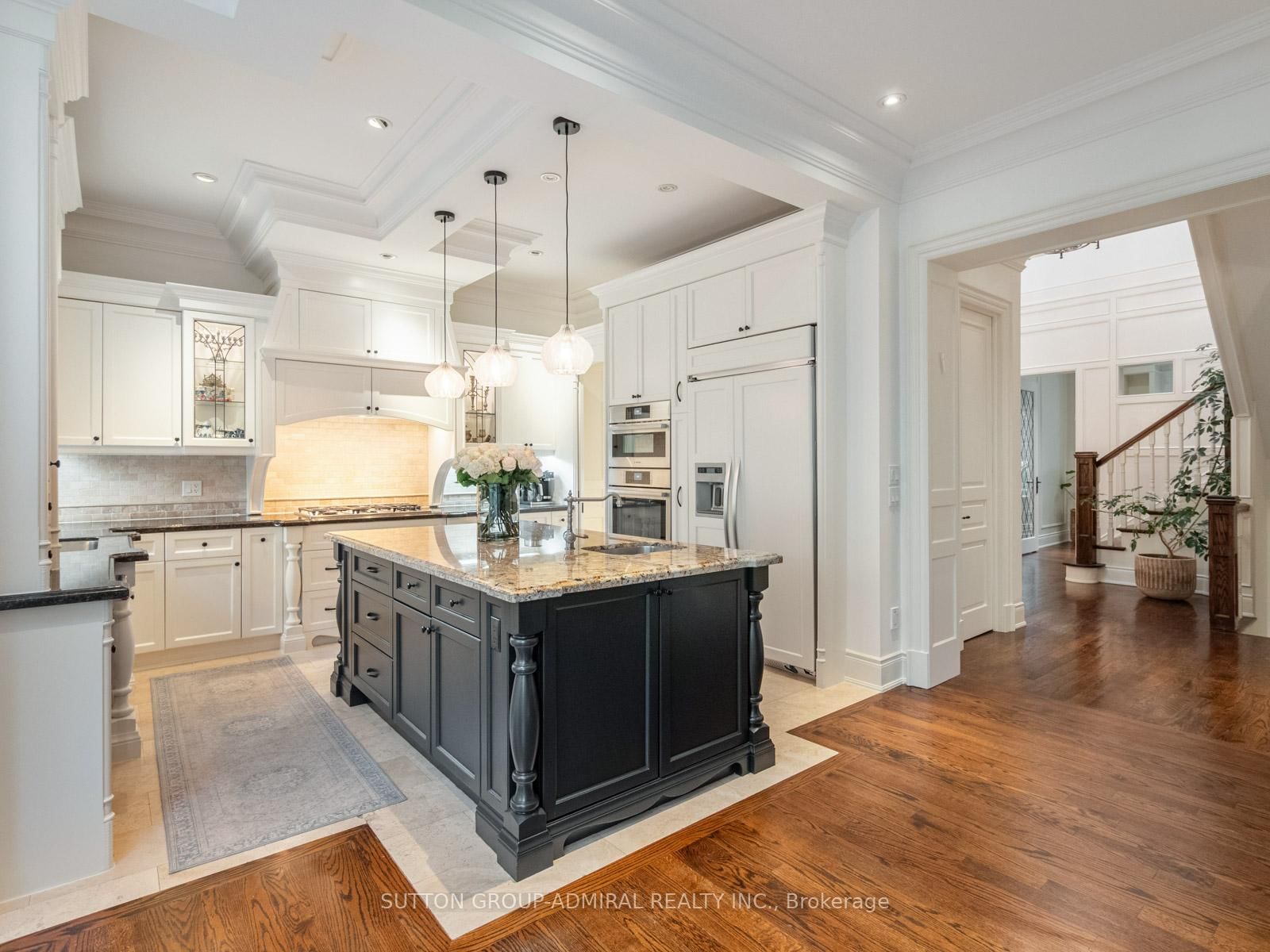 35 Wentworth Avenue • Toronto, ON photo 8