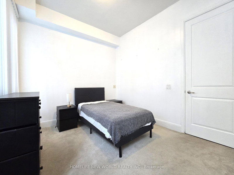 605 - 21 Balmuto Street