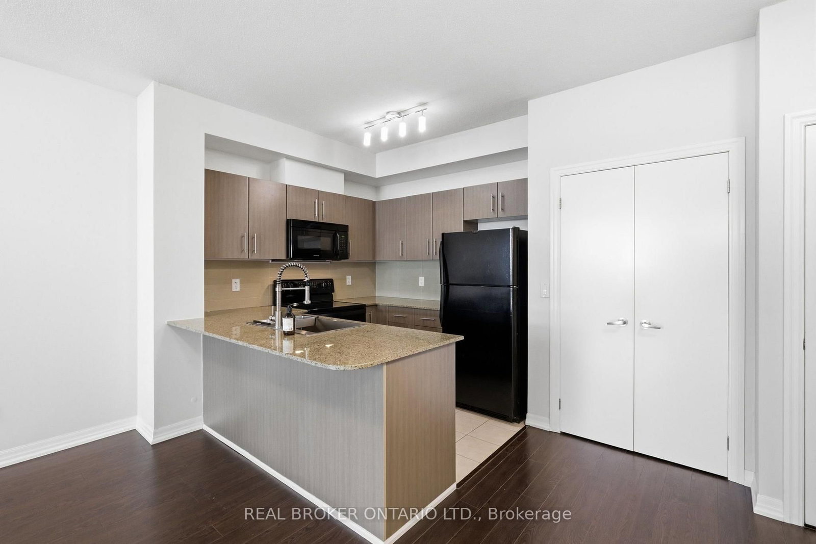 12 Yonge Street • #415 • Toronto, ON photo 10
