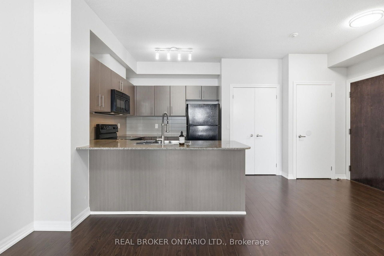 12 Yonge Street • #415 • Toronto, ON photo 16