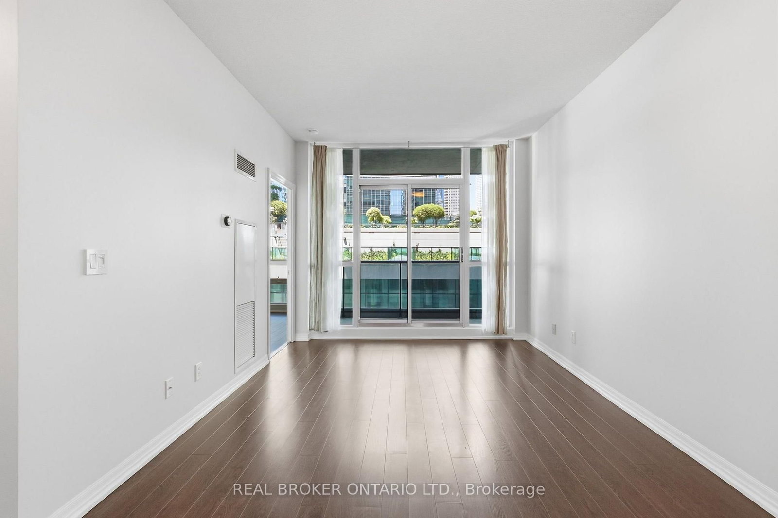 12 Yonge Street • #415 • Toronto, ON photo 17