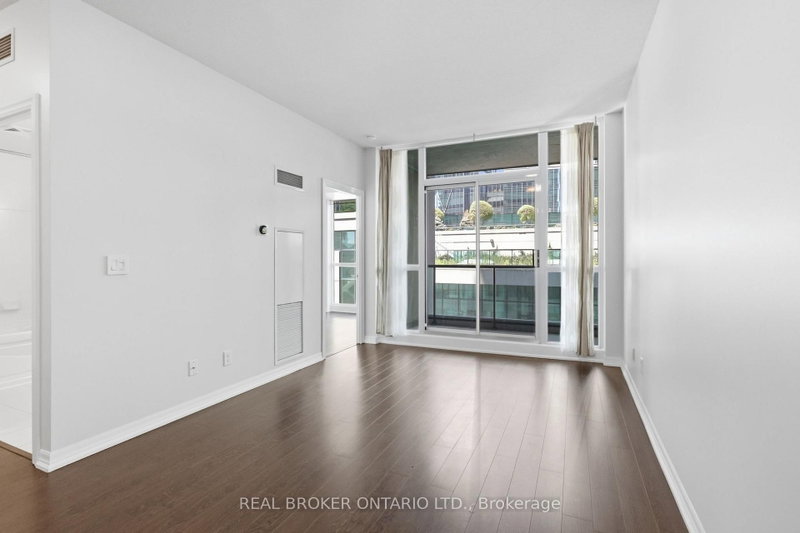 415 - 12 Yonge Street