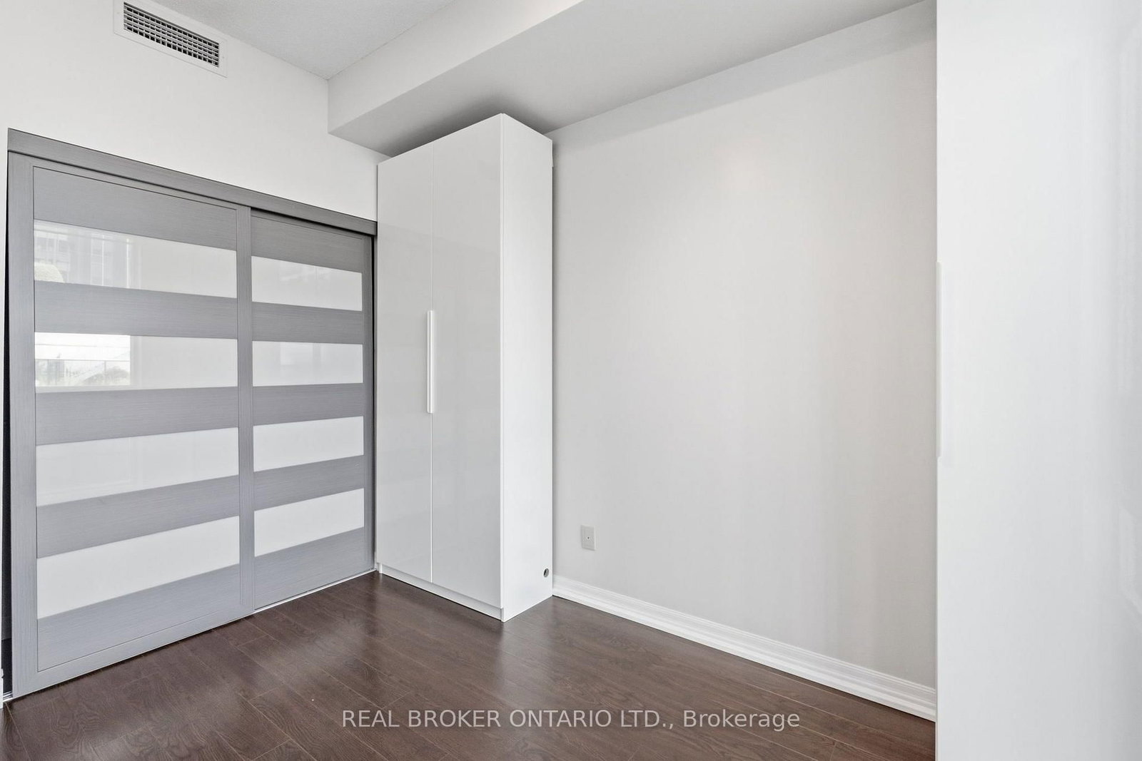 12 Yonge Street • #415 • Toronto, ON photo 22