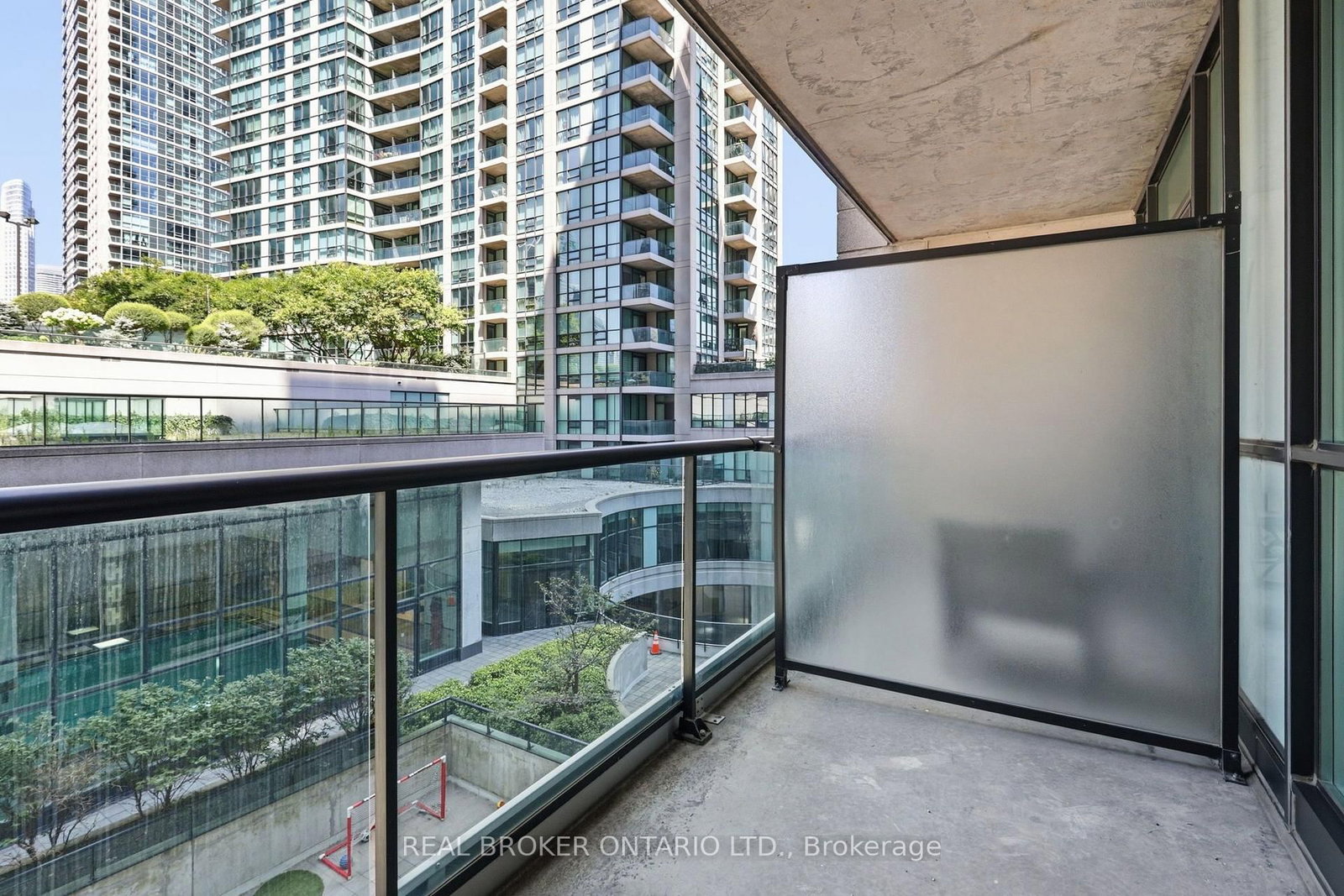 12 Yonge Street • #415 • Toronto, ON photo 31