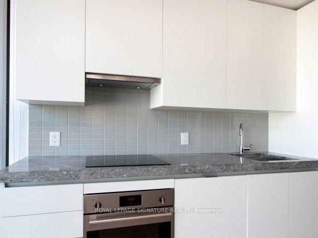 1318 - 629 King Street W