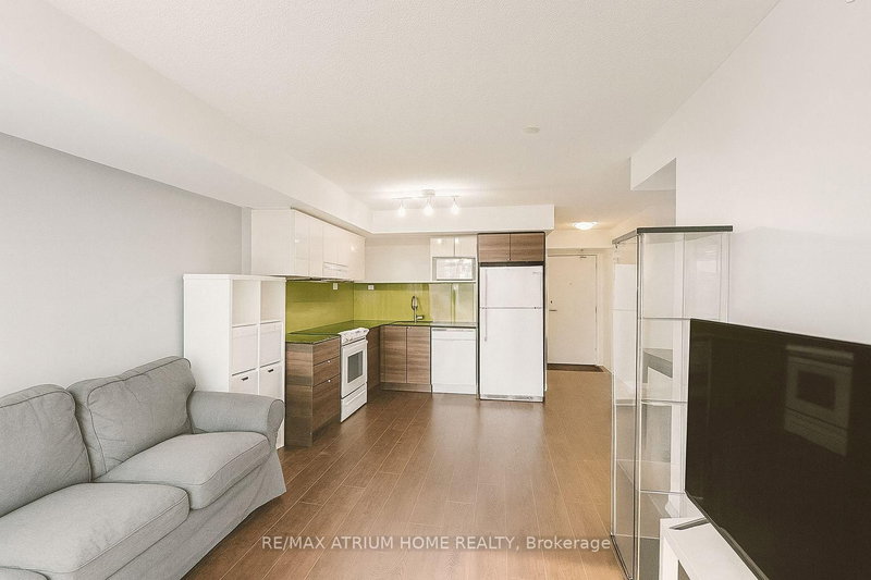 320 - 72 Esther Shiner Boulevard