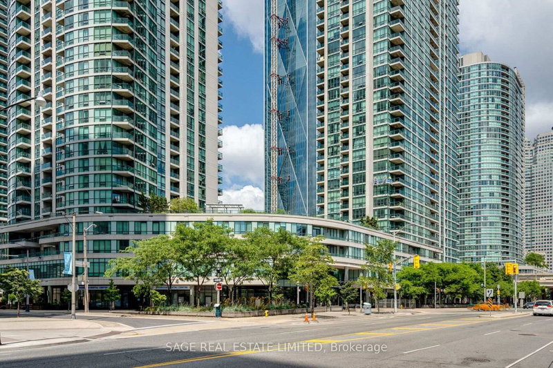 2711 - 16 Yonge Street