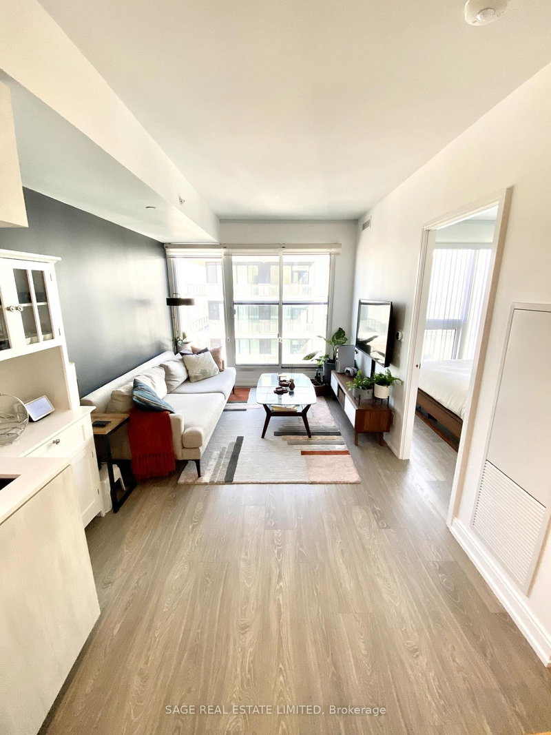 5512 - 181 Dundas Street E