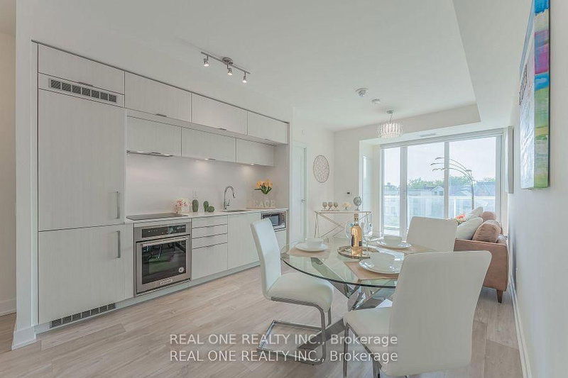 303 - 80 Vanauley Street