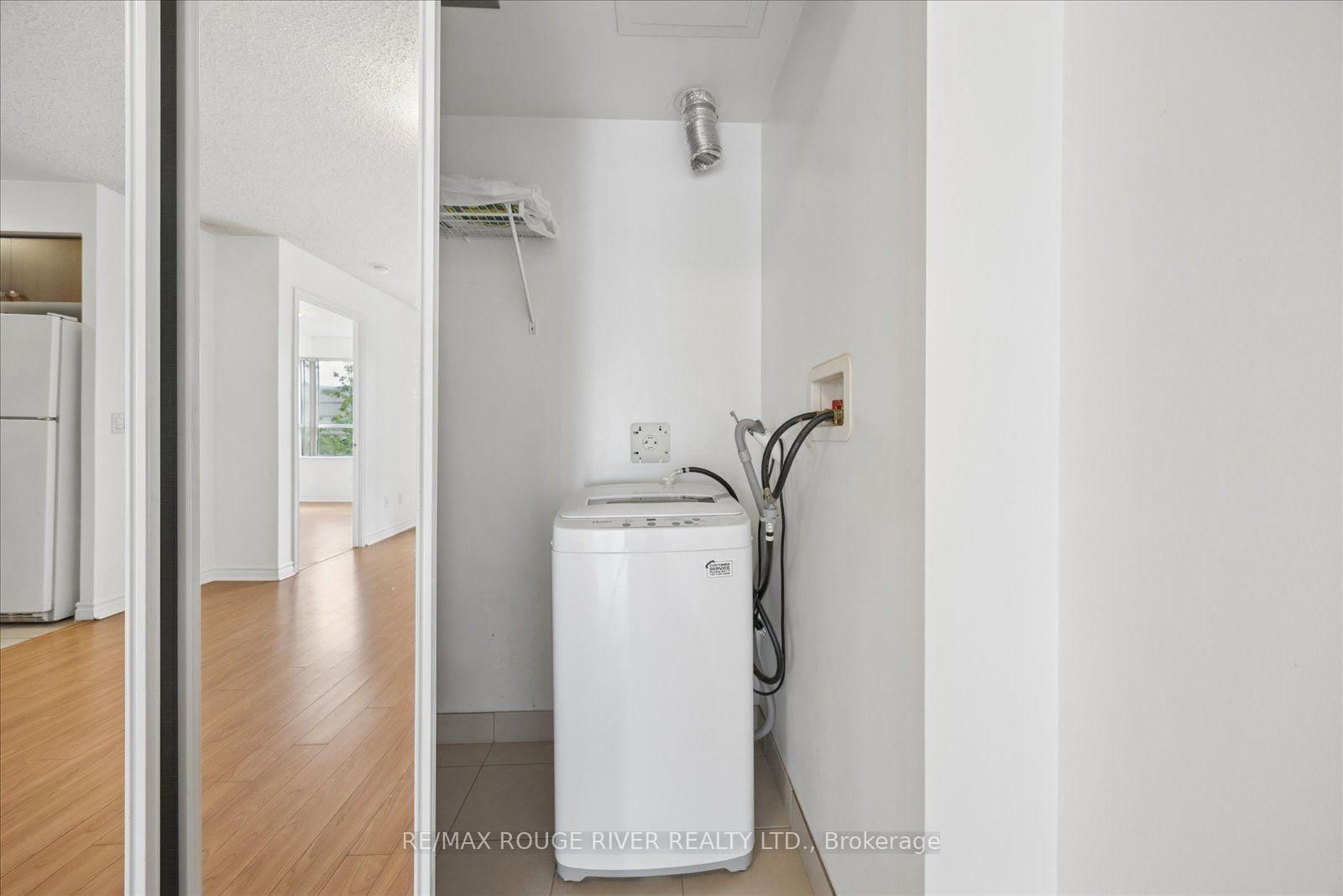 35 Saranac Boulevard • #330 • Toronto, ON photo 16