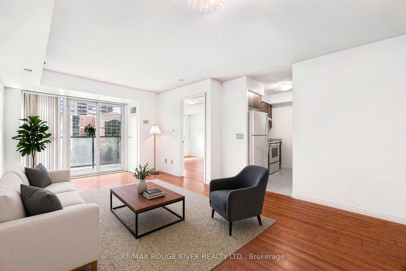 35 Saranac Boulevard • #330 • Toronto, ON photo 6