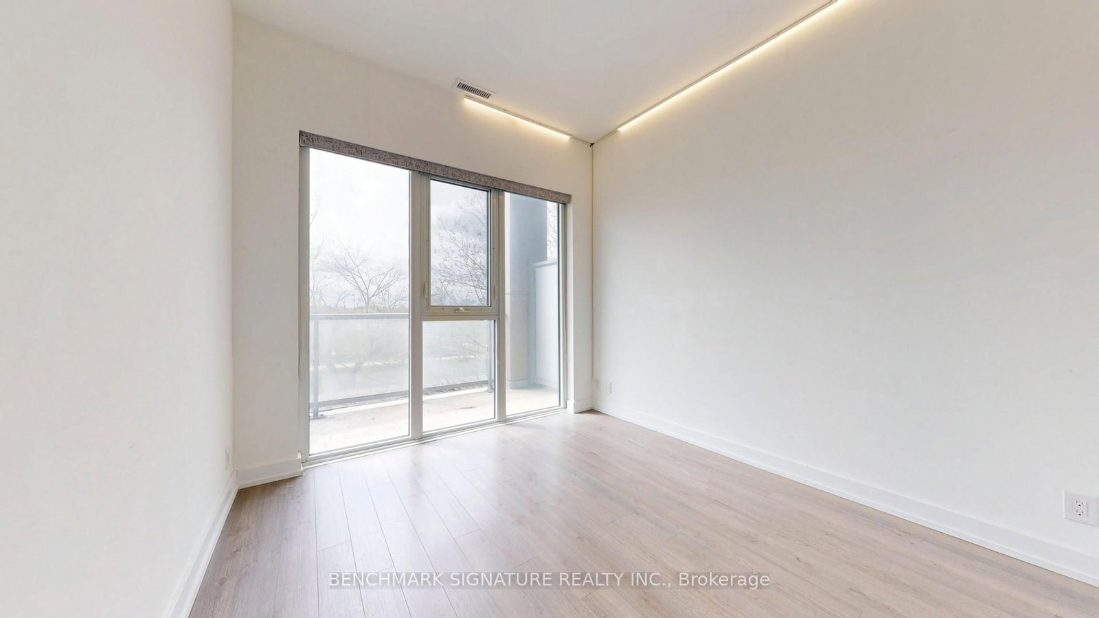6 Parkwood Avenue • #Th106 • Toronto, ON photo 37