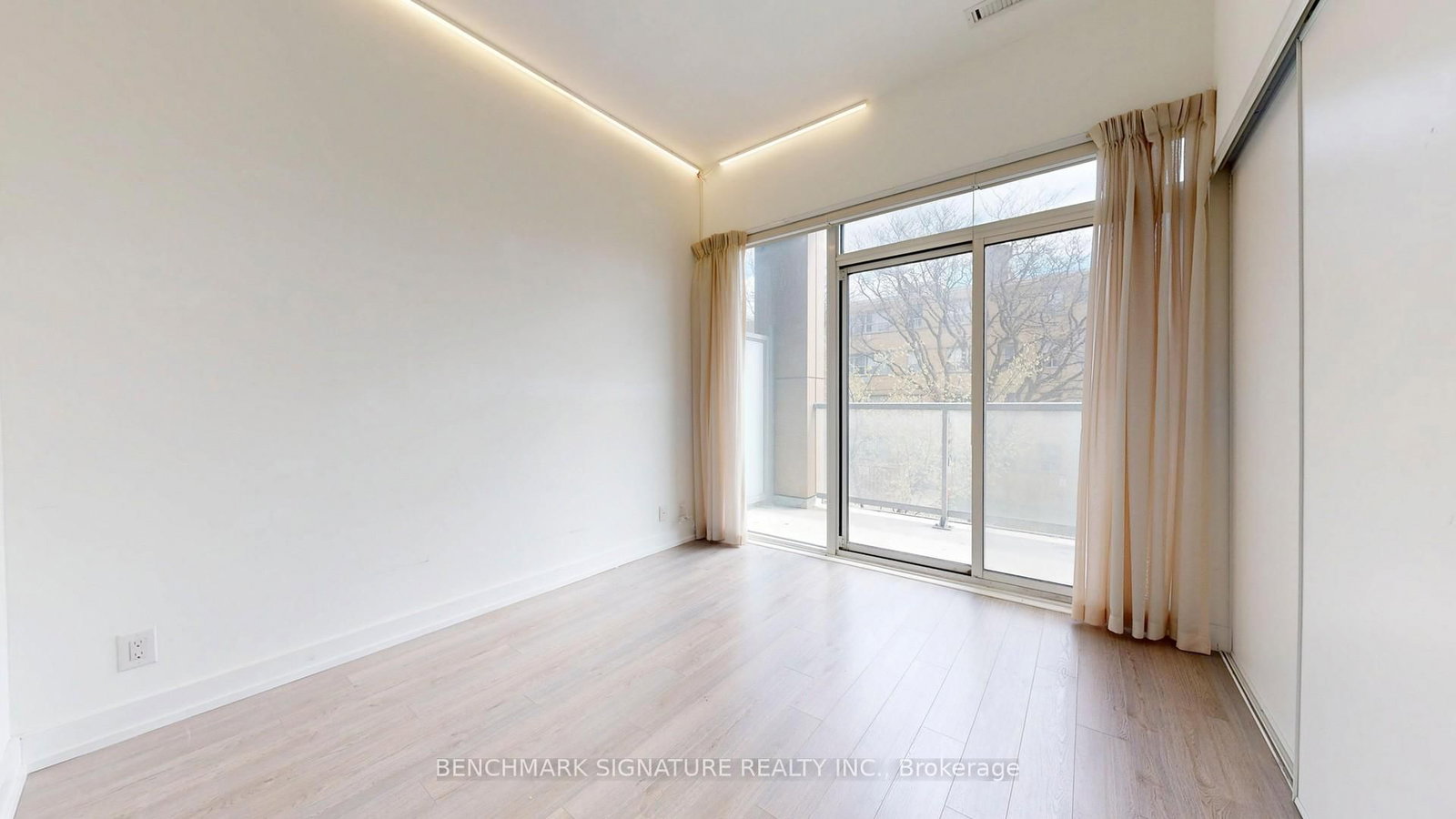 6 Parkwood Avenue • #Th106 • Toronto, ON photo 40