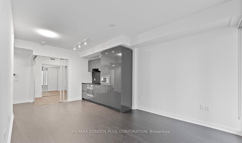 1129 - 230 Simcoe Street