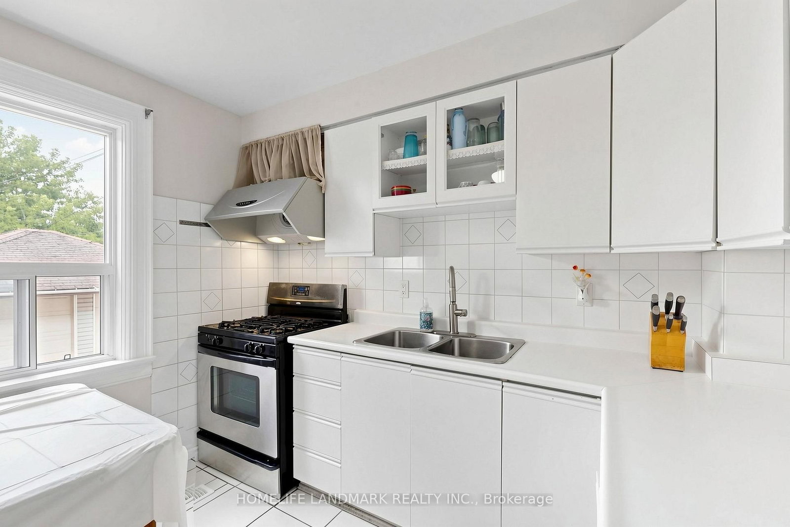 484 Glenholme Avenue • Toronto, ON photo 13