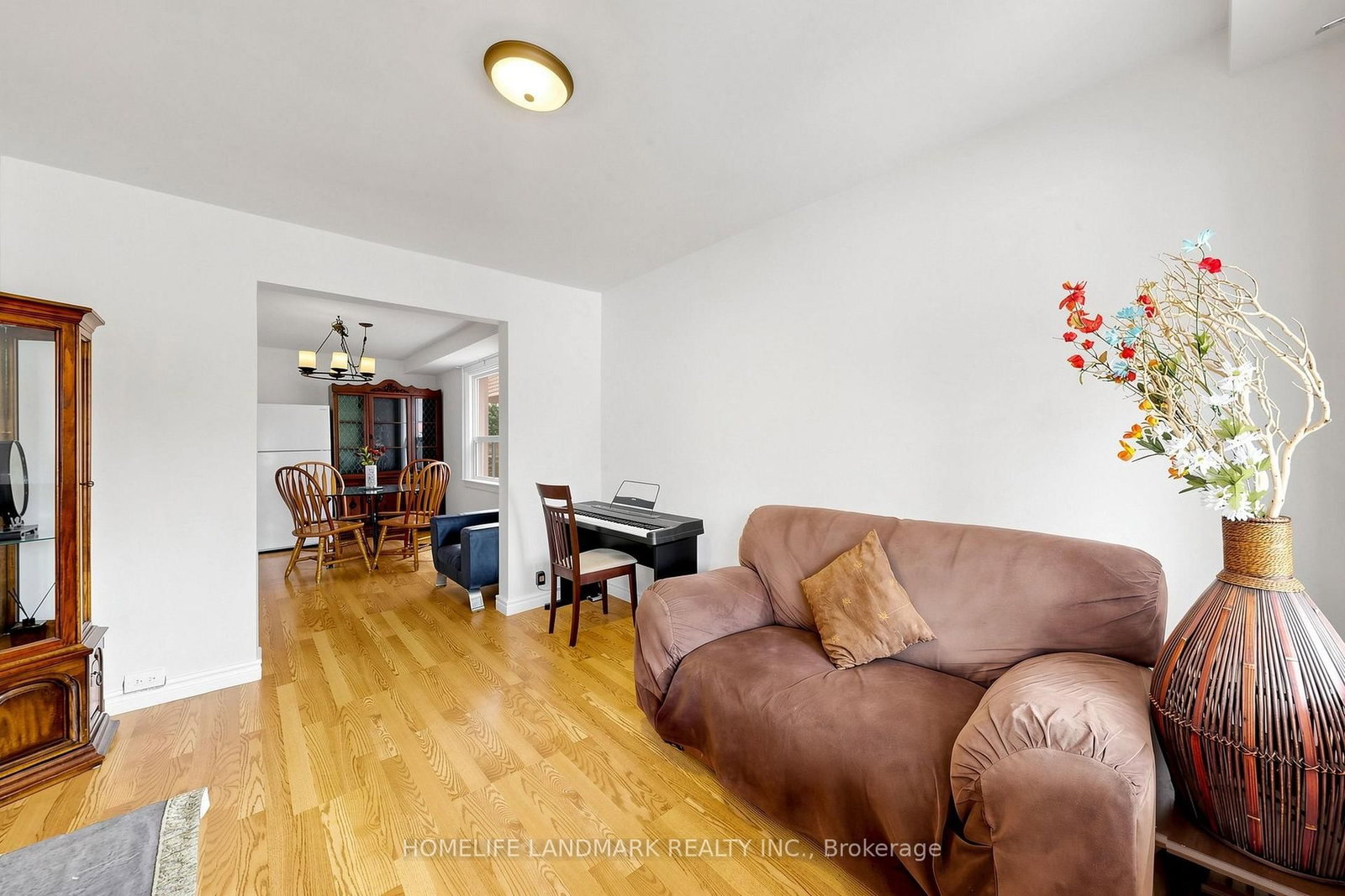 484 Glenholme Avenue • Toronto, ON photo 8