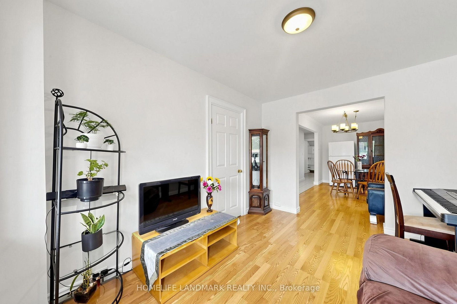 484 Glenholme Avenue • Toronto, ON photo 9