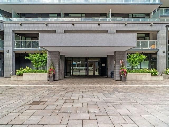 233 - 621 Sheppard Avenue E