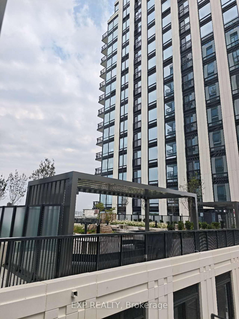 902 - 91 Montclair Avenue