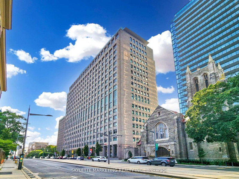 1128 - 111 St Clair Avenue W