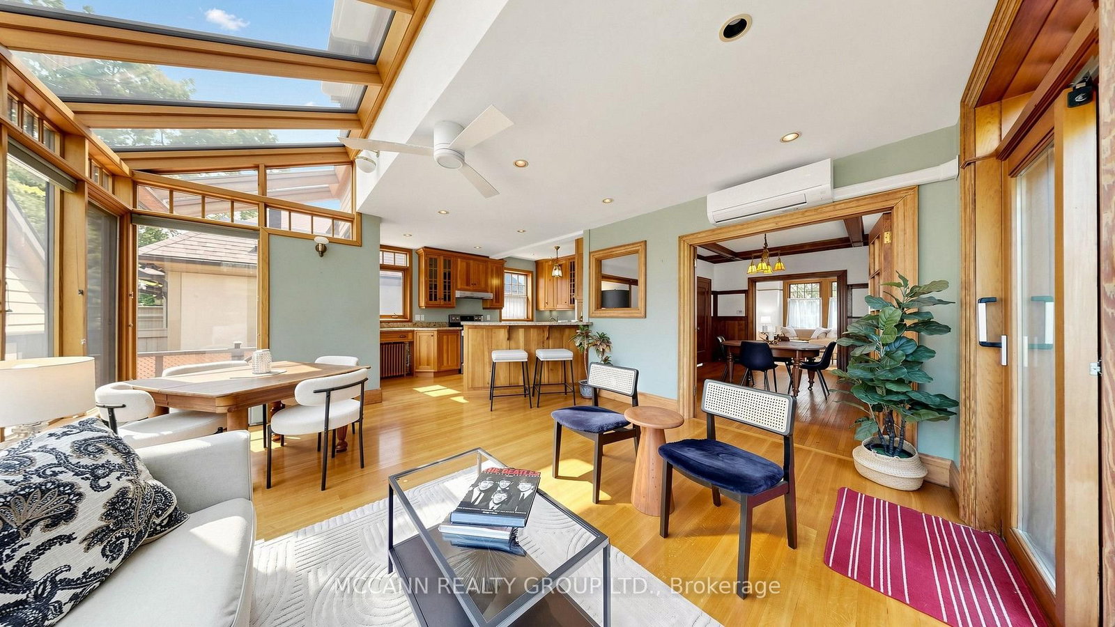 252 Sheldrake Boulevard • Toronto, ON photo 12