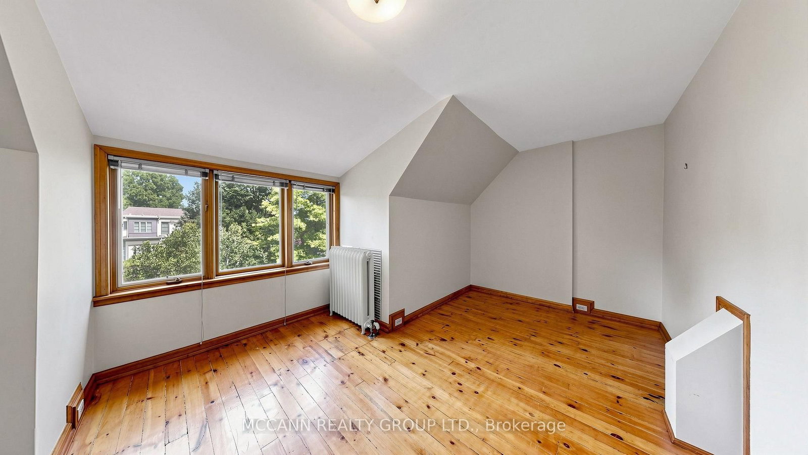 252 Sheldrake Boulevard • Toronto, ON photo 32