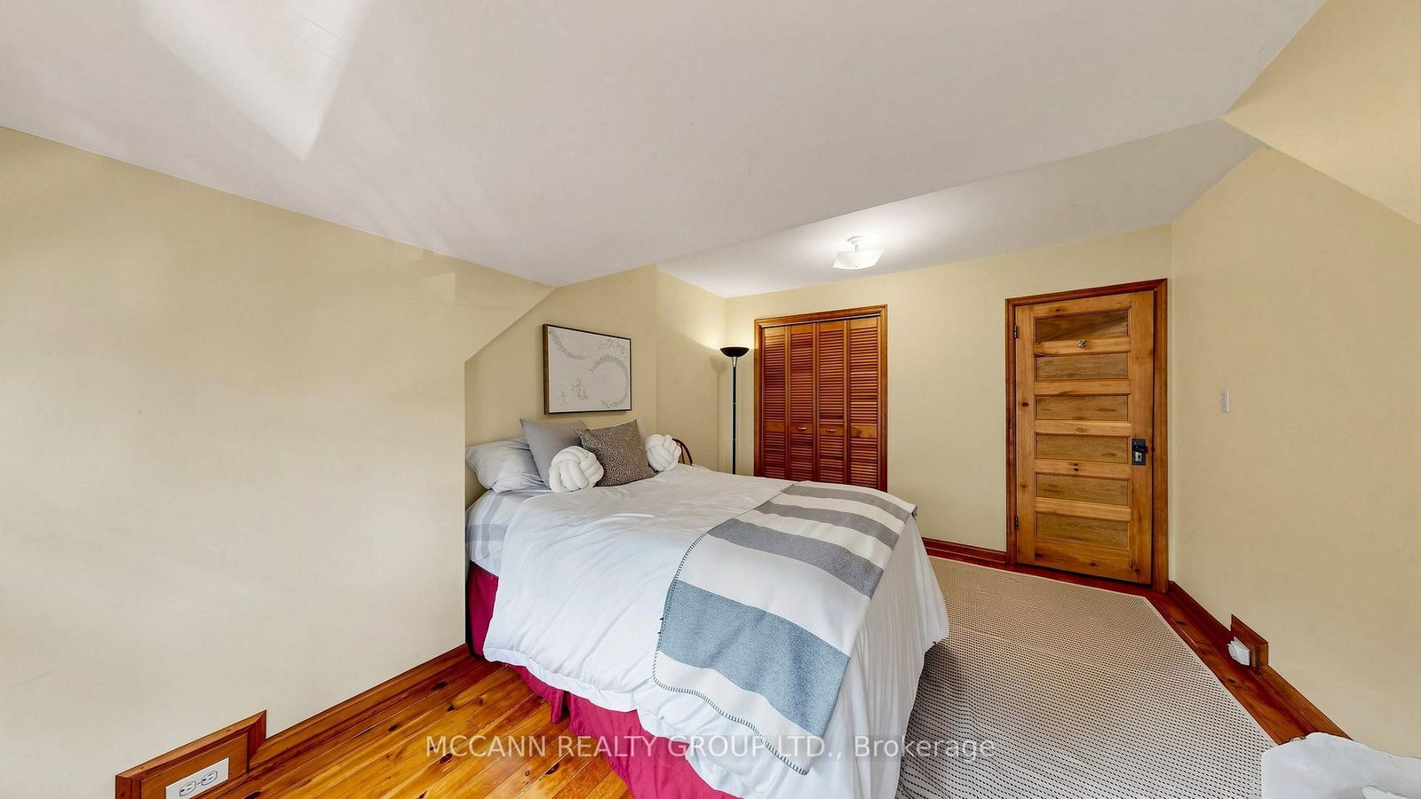 252 Sheldrake Boulevard • Toronto, ON photo 36