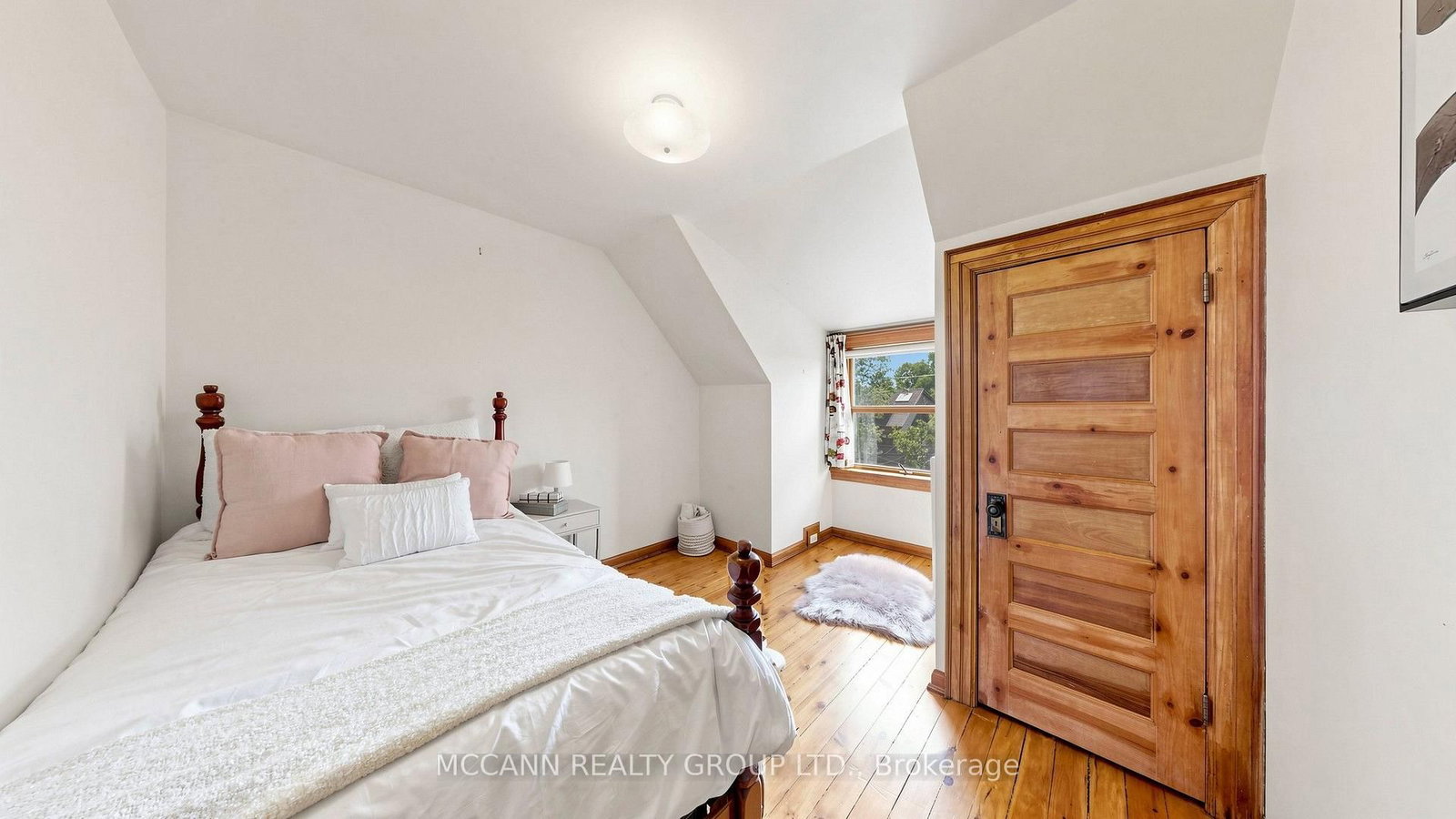 252 Sheldrake Boulevard • Toronto, ON photo 39