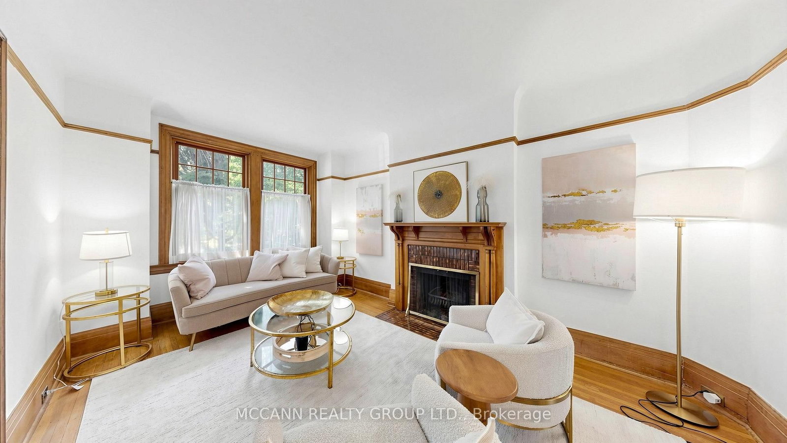 252 Sheldrake Boulevard • Toronto, ON photo 4