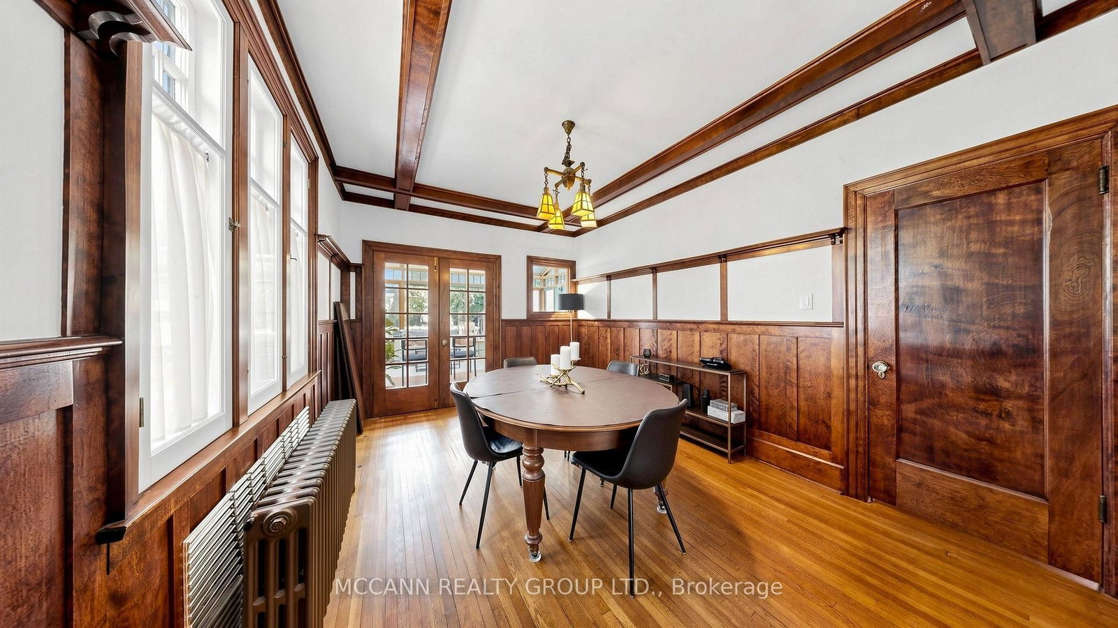 252 Sheldrake Boulevard • Toronto, ON photo 7