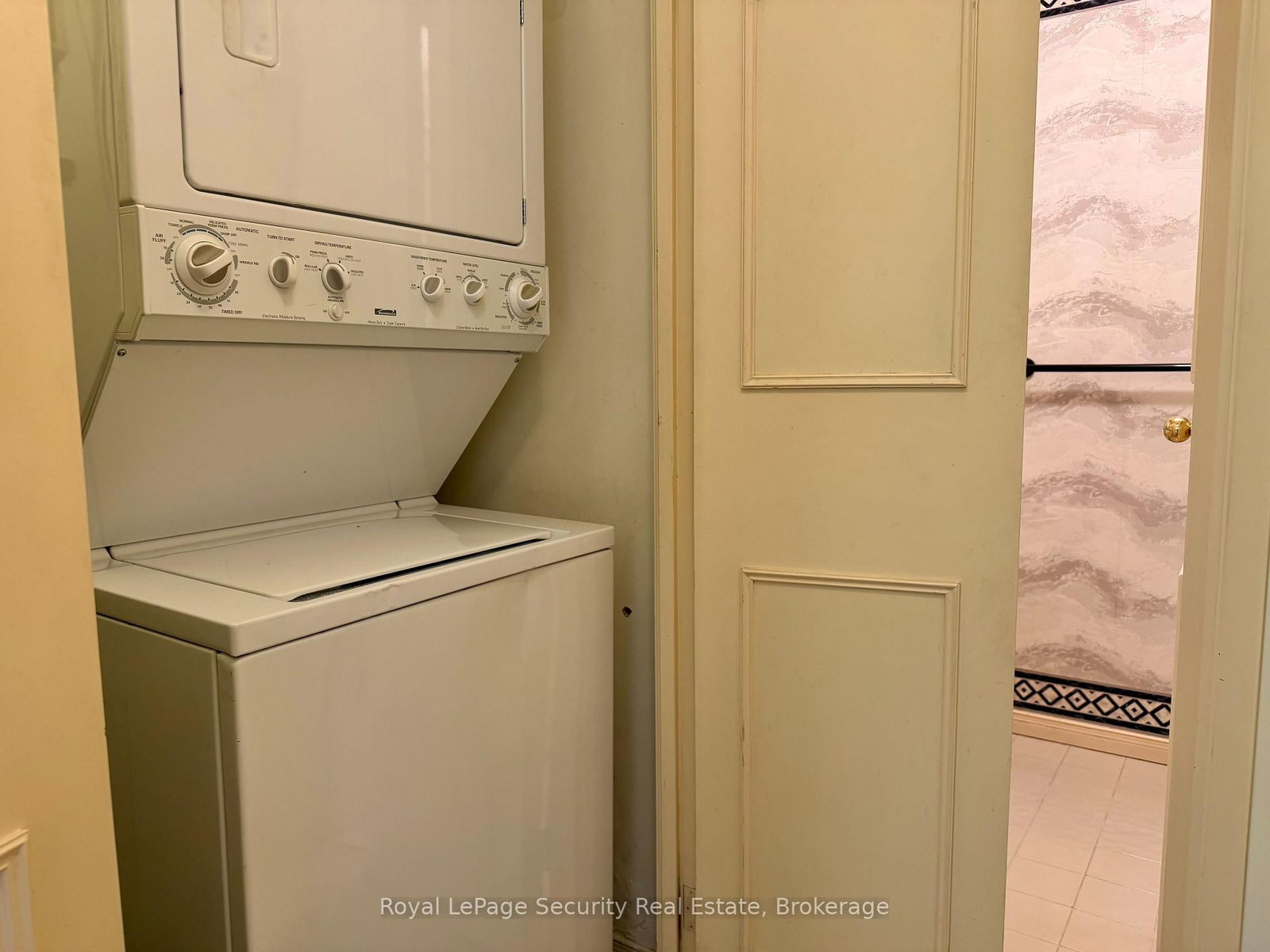 20 Glebe Road W • #10 • Toronto, ON photo 11