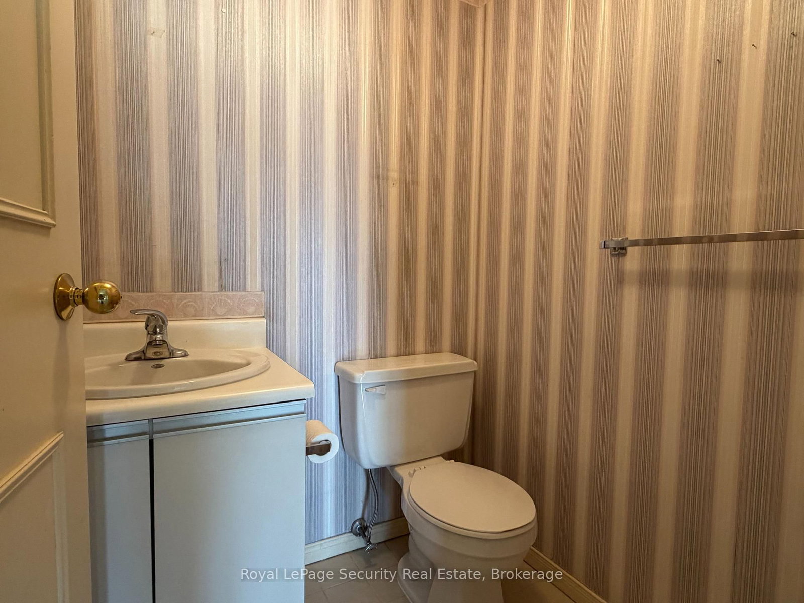 20 Glebe Road W • #10 • Toronto, ON photo 32