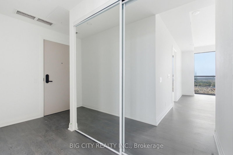1010 - 25 Frederick Todd Way