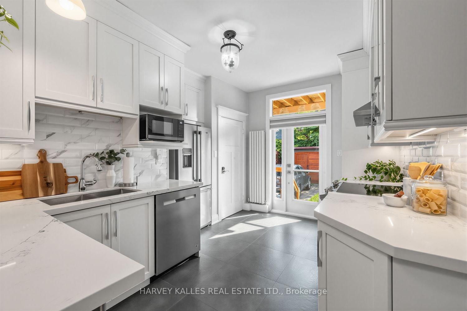 61 Appleton Avenue • Toronto, ON photo 11