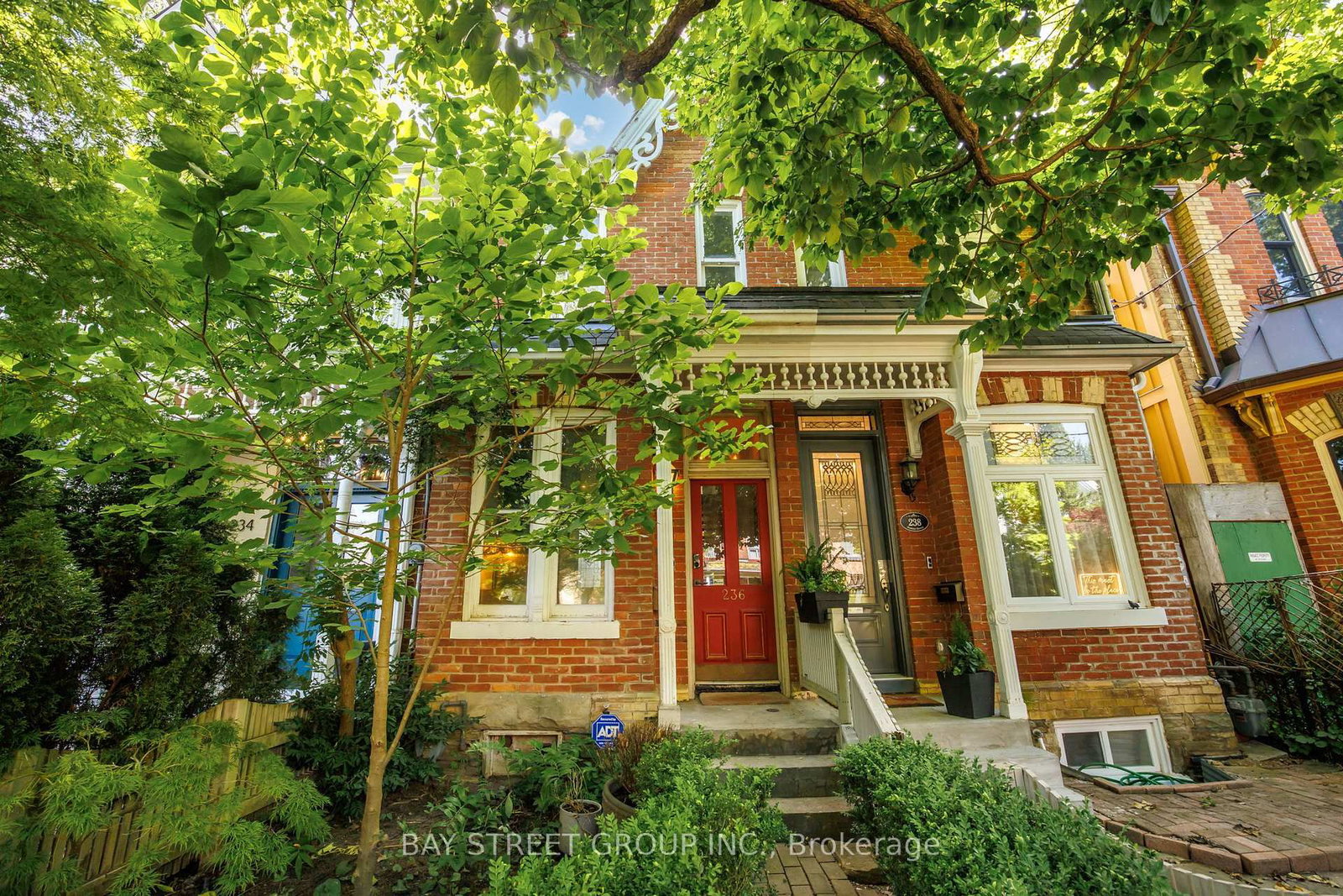 236 Seaton Street • Toronto, ON photo 3
