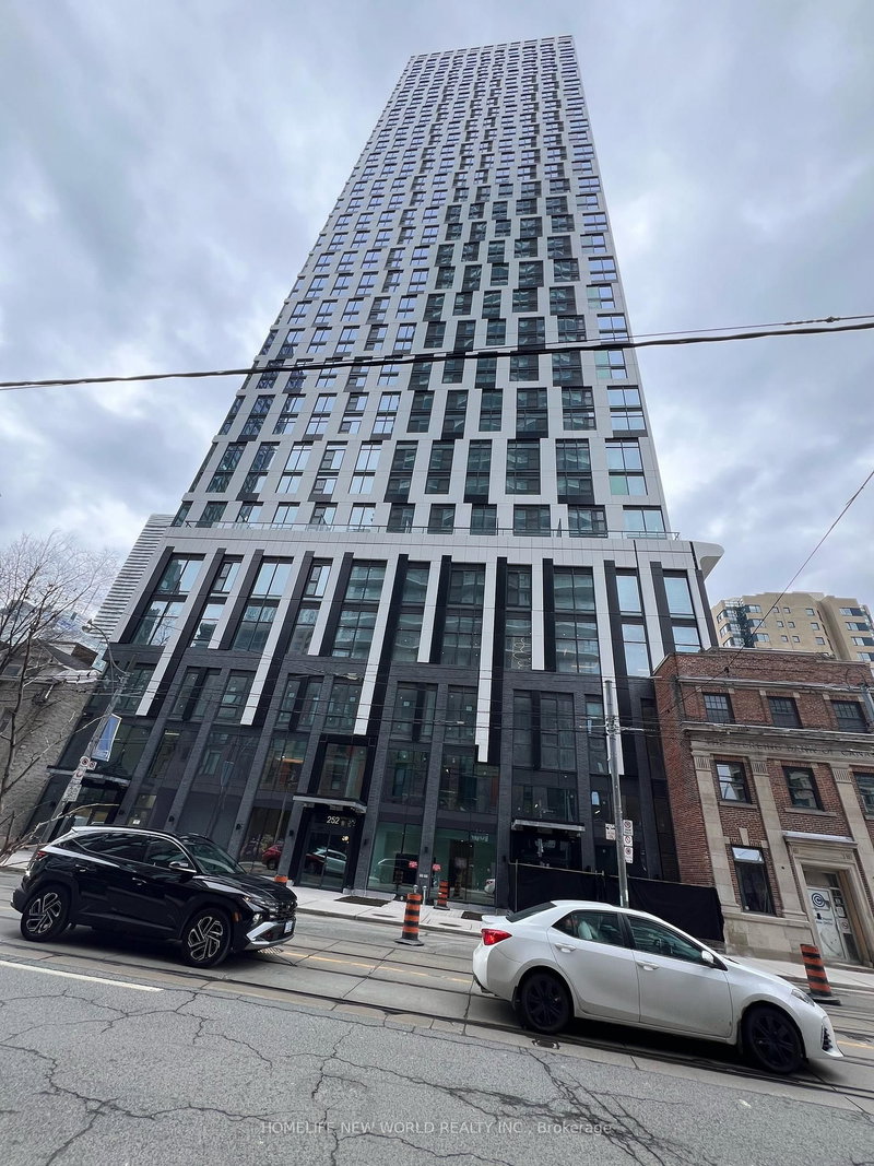 807 - 252 Church Street