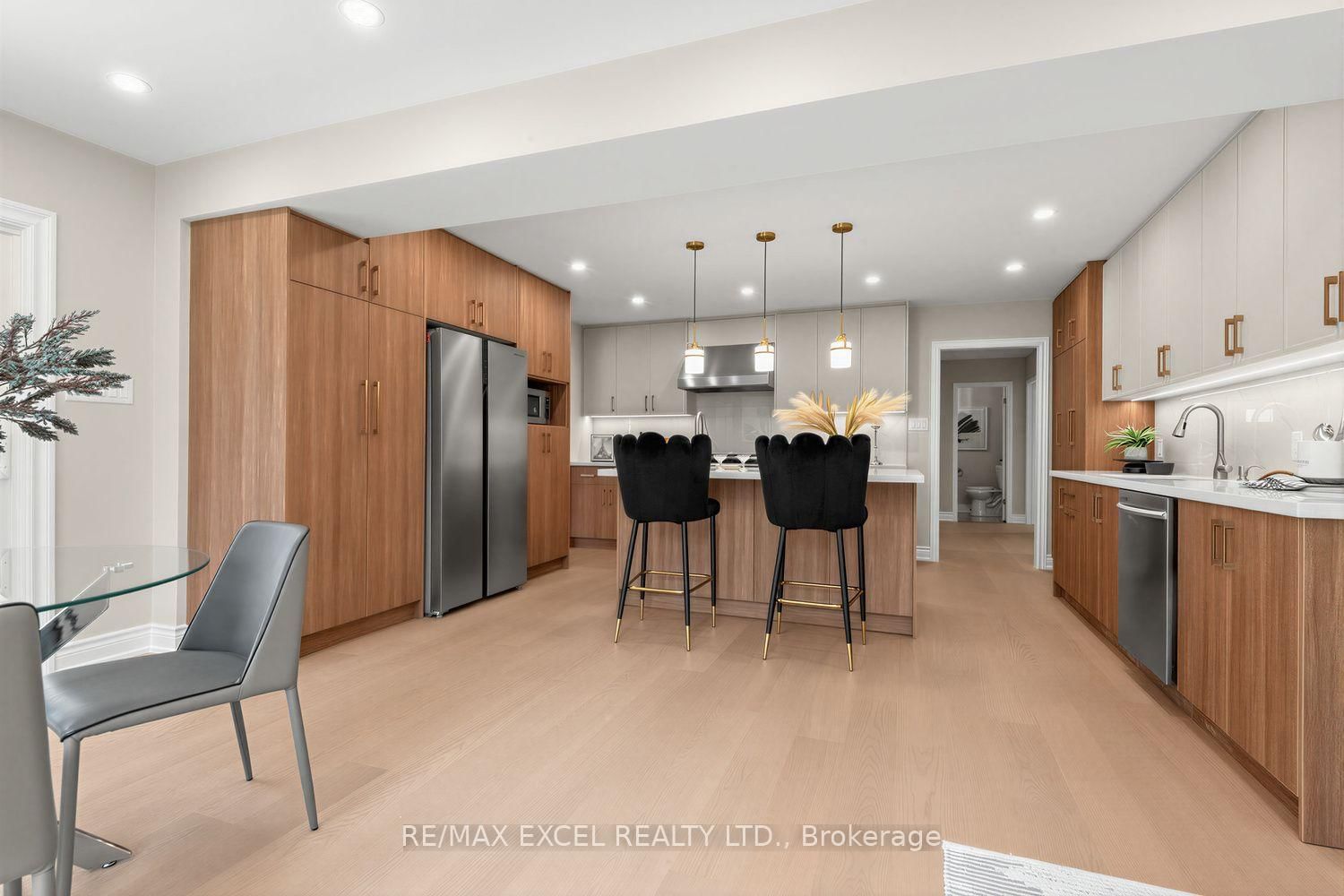 28 Robinter Drive • Toronto, ON photo 13