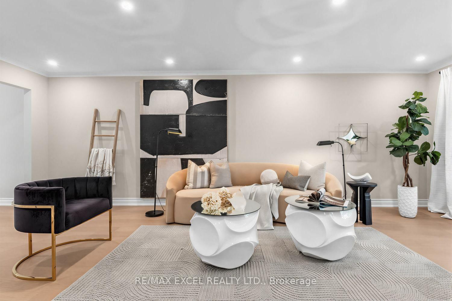 28 Robinter Drive • Toronto, ON photo 5
