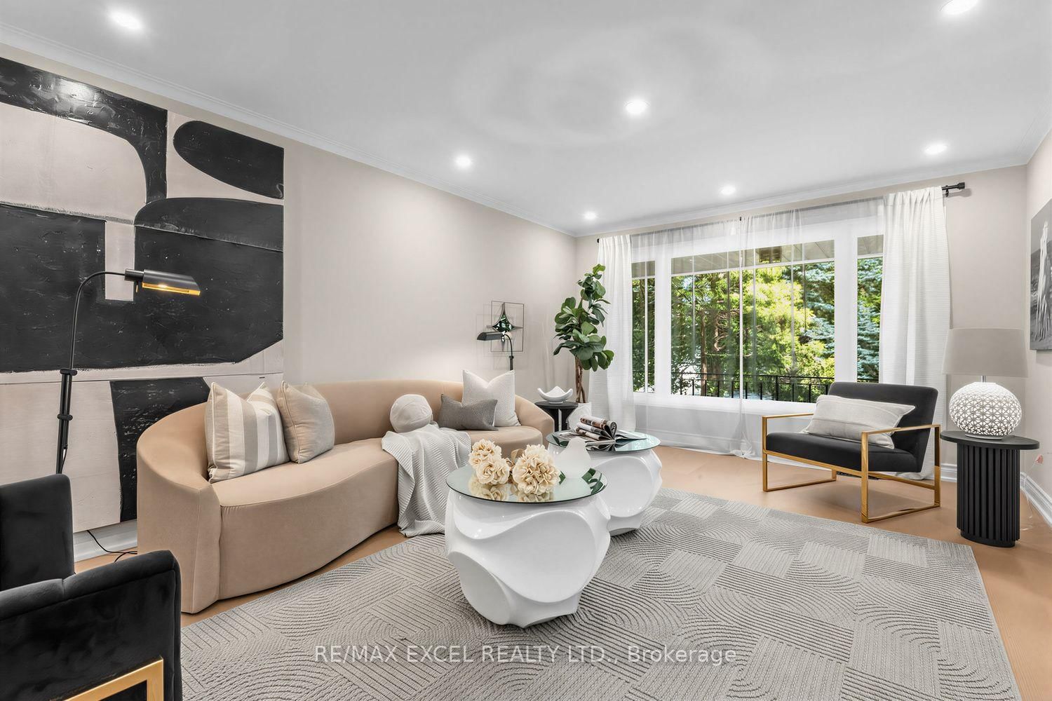 28 Robinter Drive • Toronto, ON photo 6