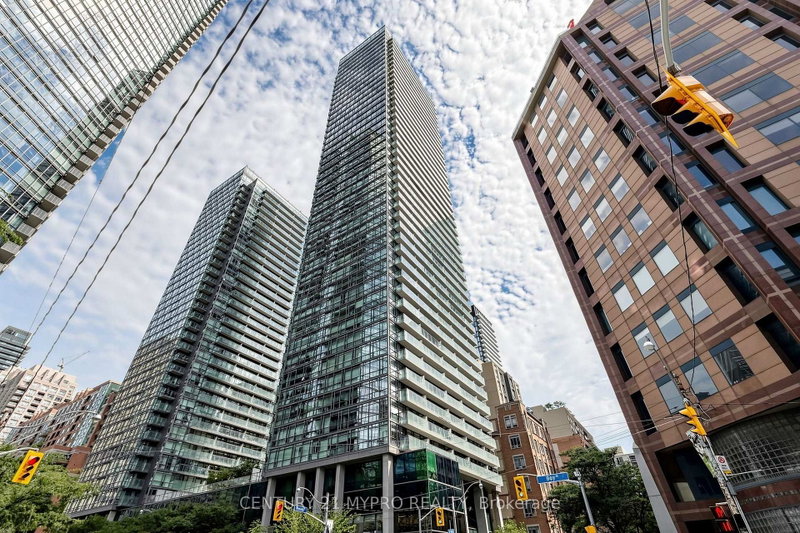 708 - 38 Grenville Street