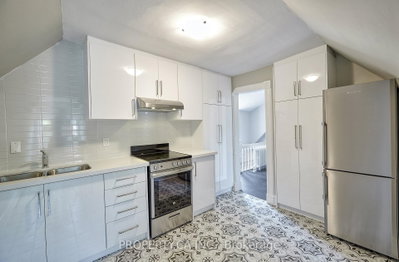 Semi-Detached House leased at Upper-345 Gladstone Avenue, Toronto, Ontario, M6H 3H5 - Dufferin Grove - MLS: C13669266