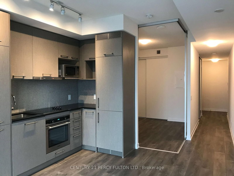 3203 - 87 Peter Street