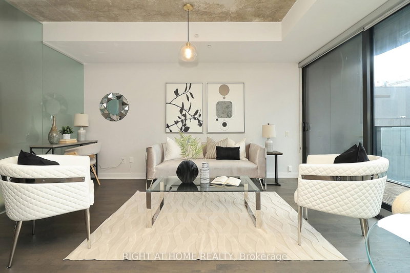 1112 - 629 King Street W
