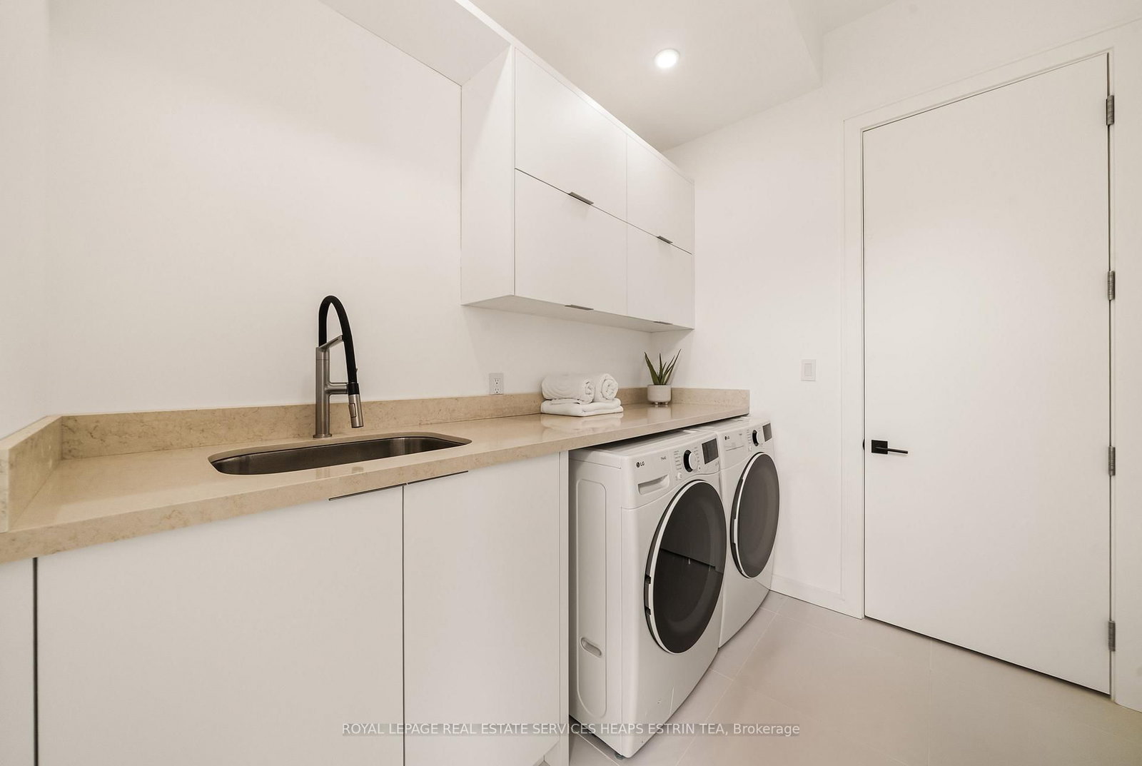 7 Lumley Avenue • Toronto, ON photo 36