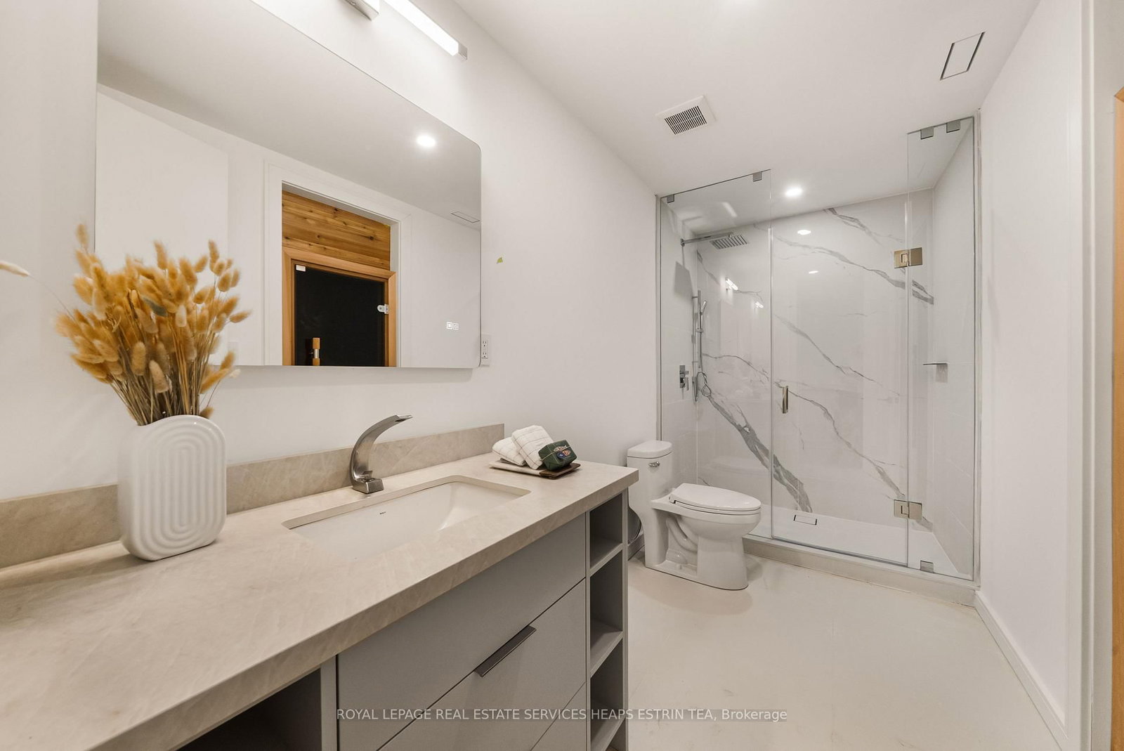 7 Lumley Avenue • Toronto, ON photo 39