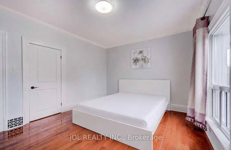 Suite A, 2nd Floor - 60 Grange Ave Toronto M5T 1C9 Avenue