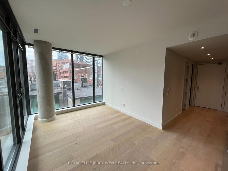 303 - 81 Wellesley Street E